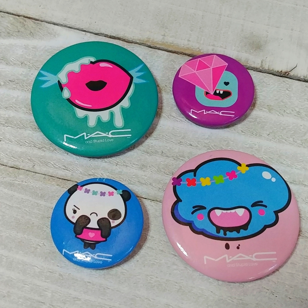 M.A.C. Cosmetics Buttons Pins Set of 4